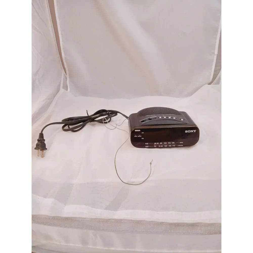 Sony ICF-C212 Dream Machine FM/AM LED Alarm Clock Radio Snooze‎ Battery Backup